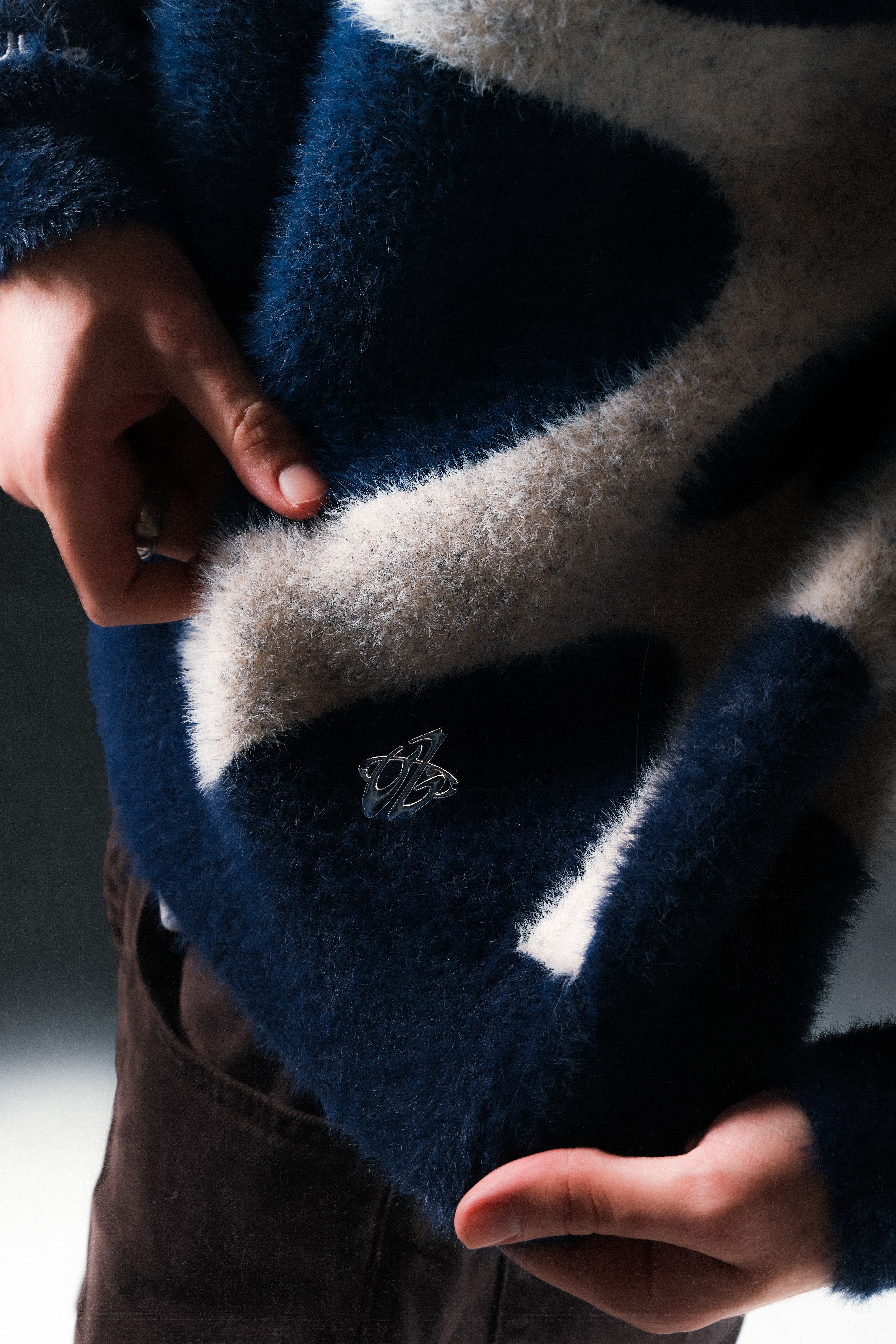 CHAOS FLUFF KNIT BLUE